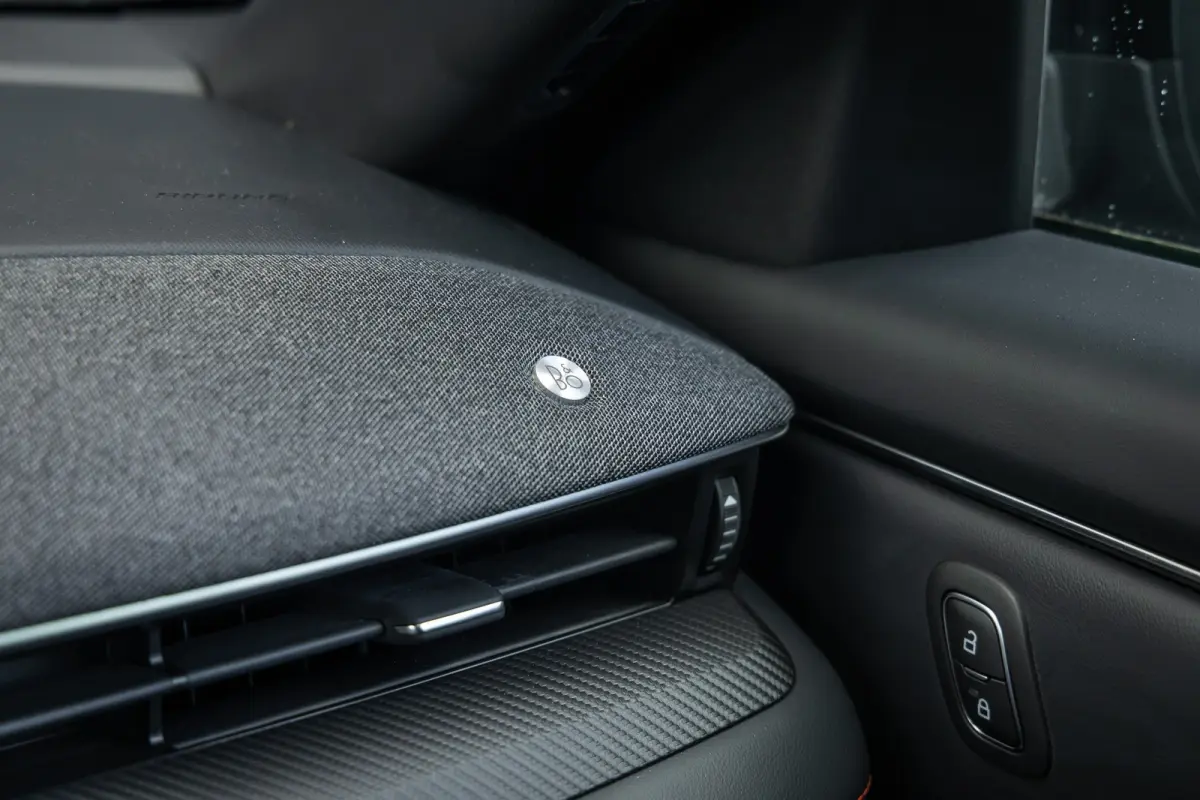 Premium AWD 75 kWh | Panoramdak | B&O Audio | Dodehoek detcetie | Memory-seat | 360 camera | Leder | Adaptieve cruise | LED