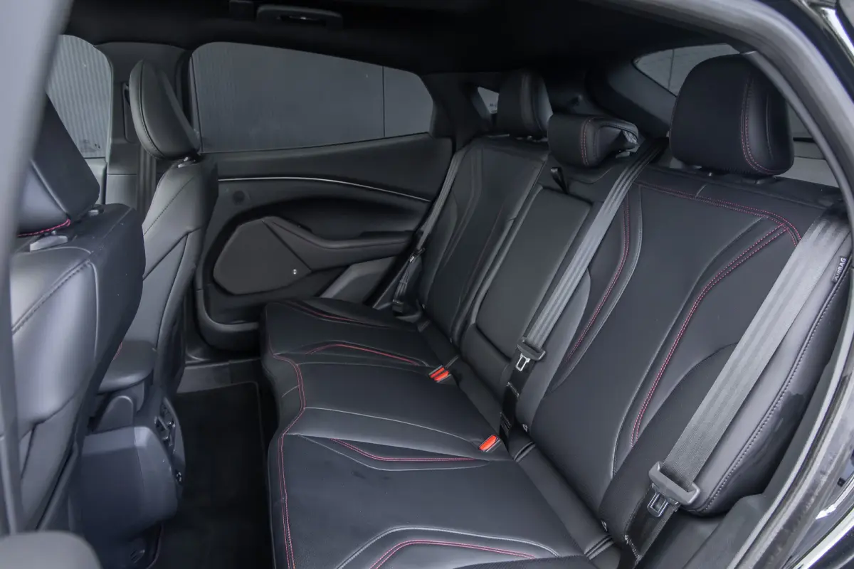 Premium AWD 75 kWh | Panoramdak | B&O Audio | Dodehoek detcetie | Memory-seat | 360 camera | Leder | Adaptieve cruise | LED