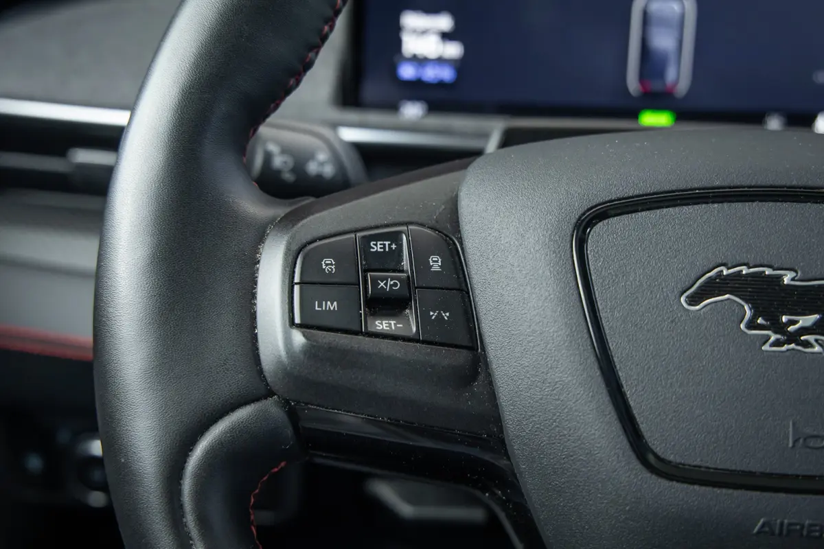 Premium AWD 75 kWh | Panoramdak | B&O Audio | Dodehoek detcetie | Memory-seat | 360 camera | Leder | Adaptieve cruise | LED