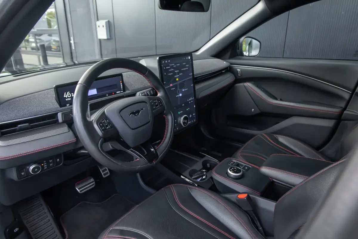 Premium AWD 75 kWh | Panoramdak | B&O Audio | Dodehoek detcetie | Memory-seat | 360 camera | Leder | Adaptieve cruise | LED