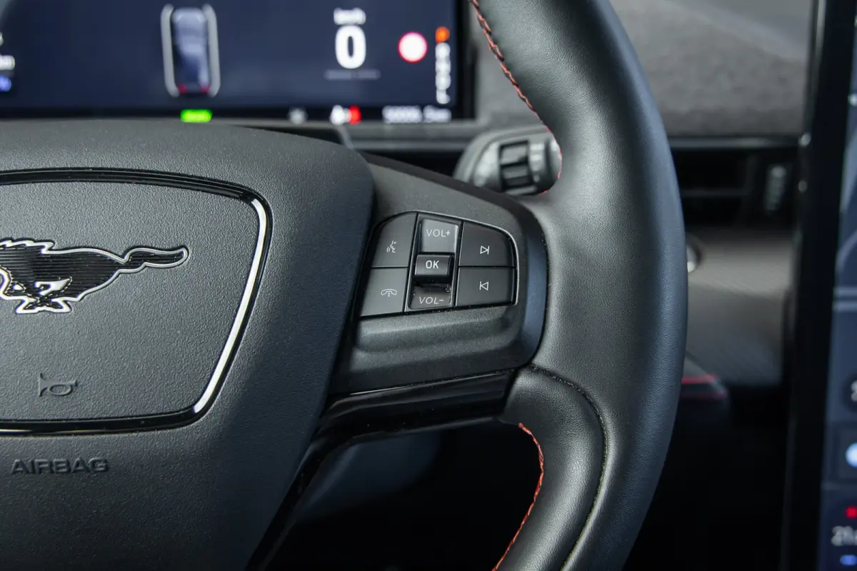 Premium AWD 75 kWh | Panoramdak | B&O Audio | Dodehoek detcetie | Memory-seat | 360 camera | Leder | Adaptieve cruise | LED