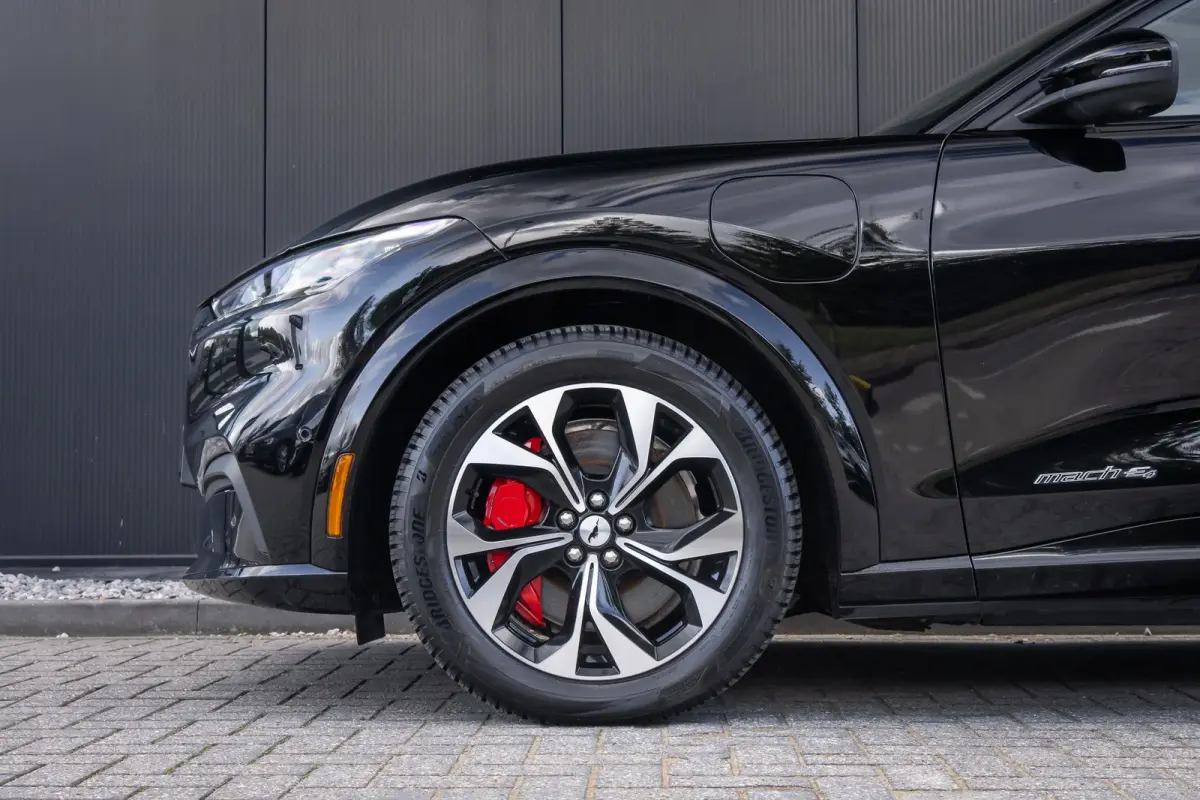 Premium AWD 75 kWh | Panoramdak | B&O Audio | Dodehoek detcetie | Memory-seat | 360 camera | Leder | Adaptieve cruise | LED