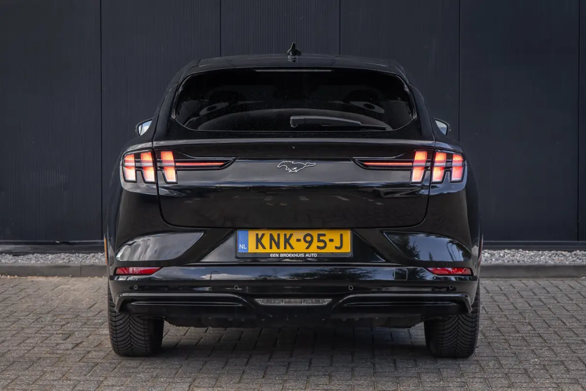 Premium AWD 75 kWh | Panoramdak | B&O Audio | Dodehoek detcetie | Memory-seat | 360 camera | Leder | Adaptieve cruise | LED