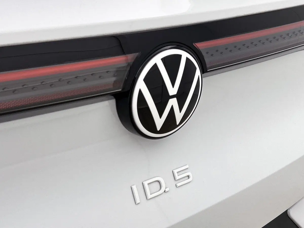 ID.5 Pro 77 kWh | 204 PK | SoH 95,58% | Stoel en Stuurverwarming | Verwarmbare Voorruit | Parkeersensoren |