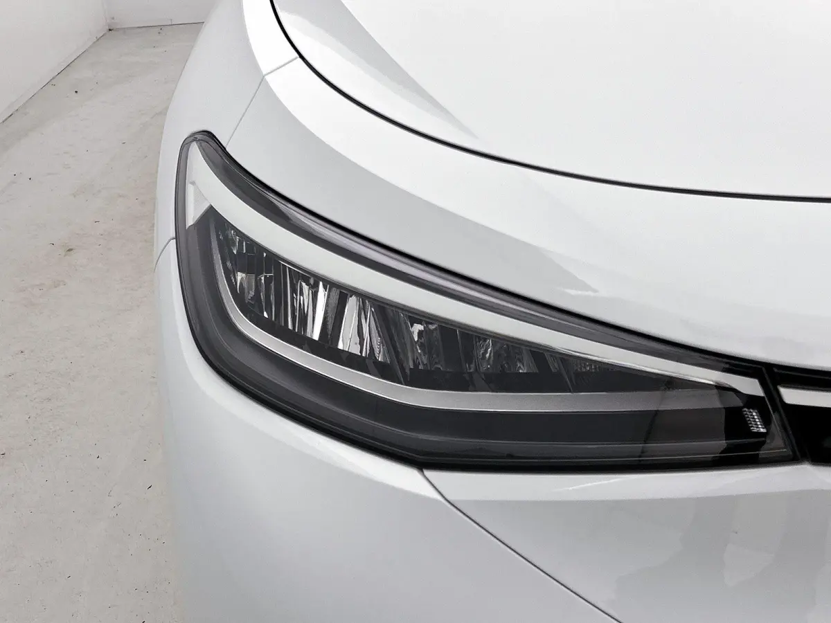 ID.5 Pro 77 kWh | 204 PK | SoH 95,58% | Stoel en Stuurverwarming | Verwarmbare Voorruit | Parkeersensoren |