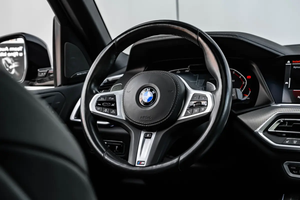 xDrive40i High Executive M Sport | Laser LED | Head-up Display | 360 Camera | Panorama-dak | Trekhaak elect | 4 wiel besturing | 22"LMV