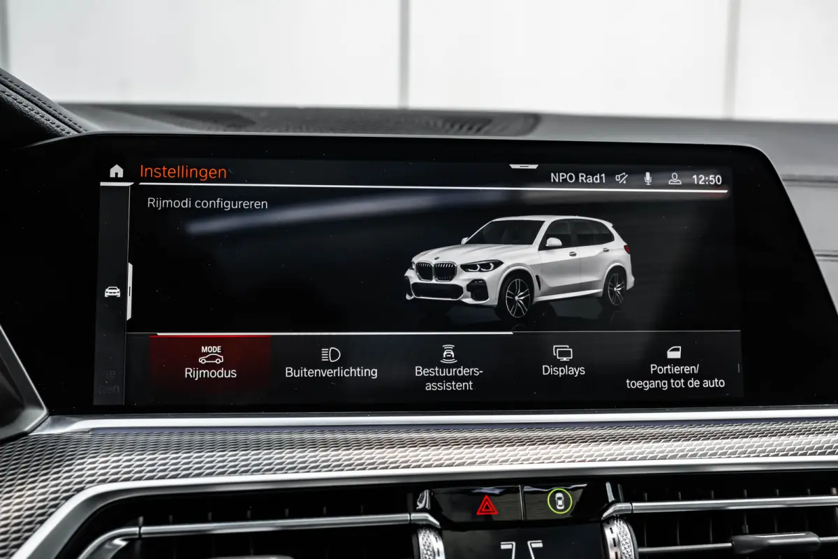 xDrive40i High Executive M Sport | Laser LED | Head-up Display | 360 Camera | Panorama-dak | Trekhaak elect | 4 wiel besturing | 22"LMV