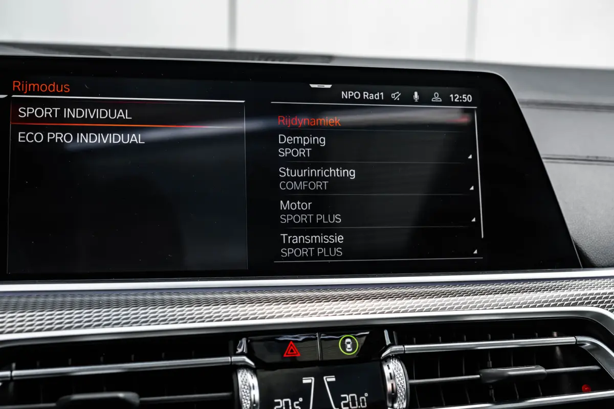 xDrive40i High Executive M Sport | Laser LED | Head-up Display | 360 Camera | Panorama-dak | Trekhaak elect | 4 wiel besturing | 22"LMV