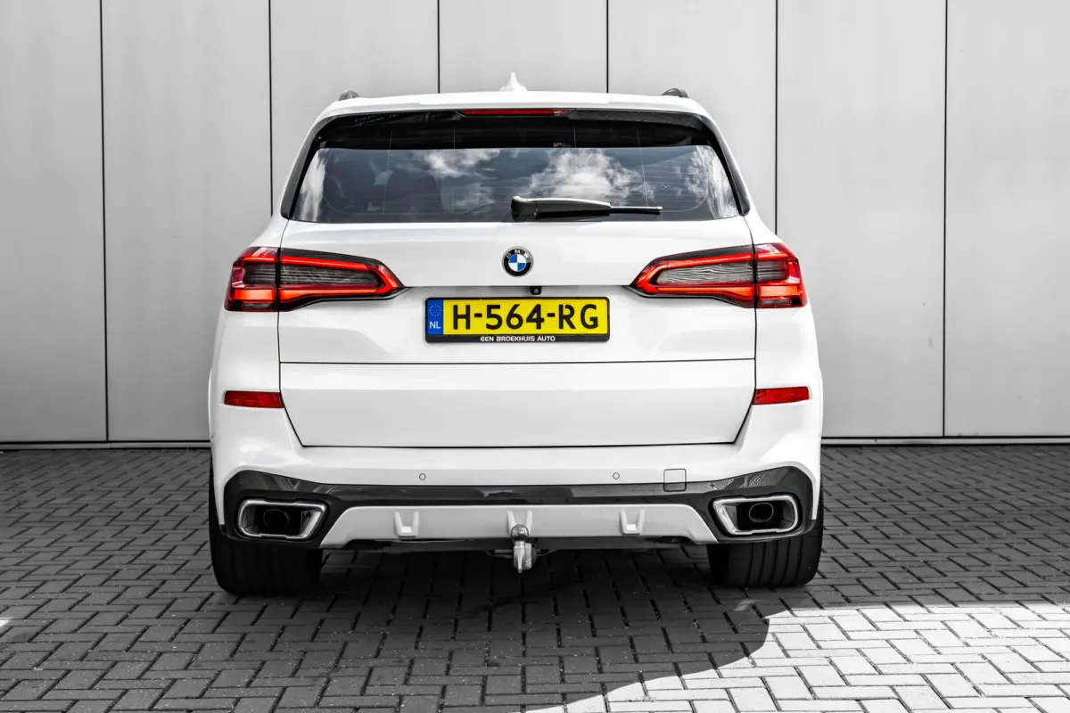 xDrive40i High Executive M Sport | Laser LED | Head-up Display | 360 Camera | Panorama-dak | Trekhaak elect | 4 wiel besturing | 22"LMV