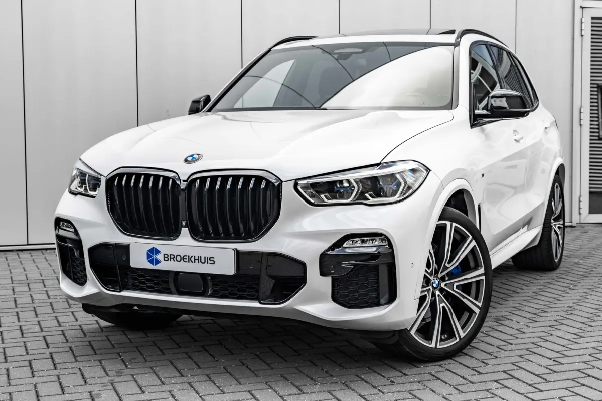 xDrive40i High Executive M Sport | Laser LED | Head-up Display | 360 Camera | Panorama-dak | Trekhaak elect | 4 wiel besturing | 22"LMV