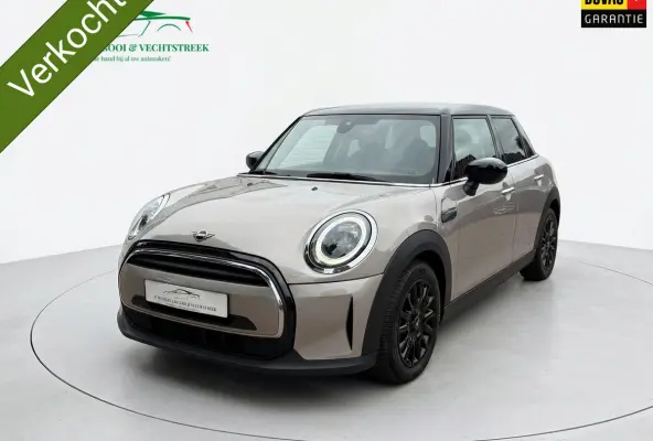 1.5 Cooper - Facelift - Camera - Navi Prof - Dealer onderhouden