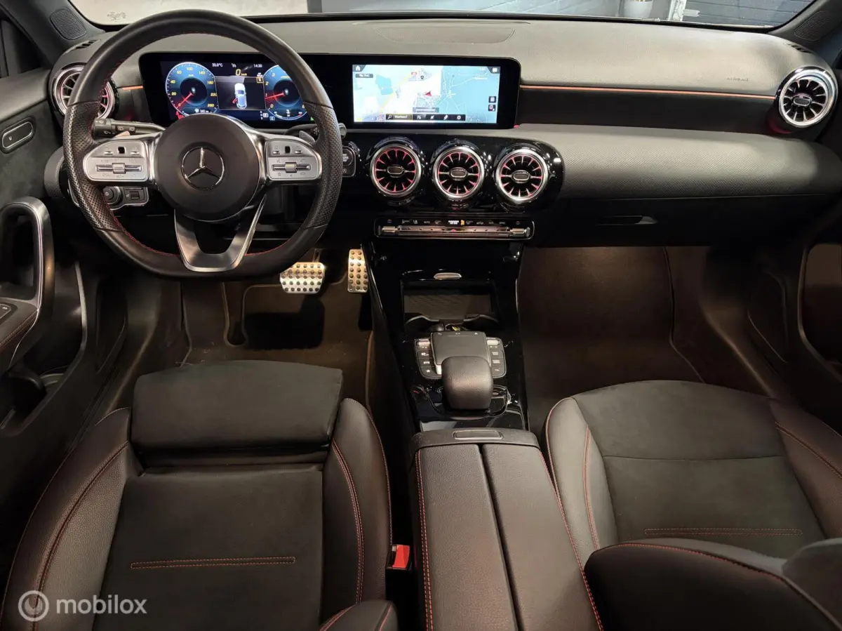 180 AMG Line LED / DIGI DASH / STOELVERW. / CARPLAY / PDC / CAMERA / NAP /