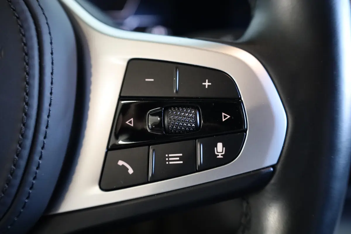 eDrive40 High Executive | M Sportpakket | SOH 99,1% | Schuif-/kanteldak | Adaptieve Cruise Control | HiFi