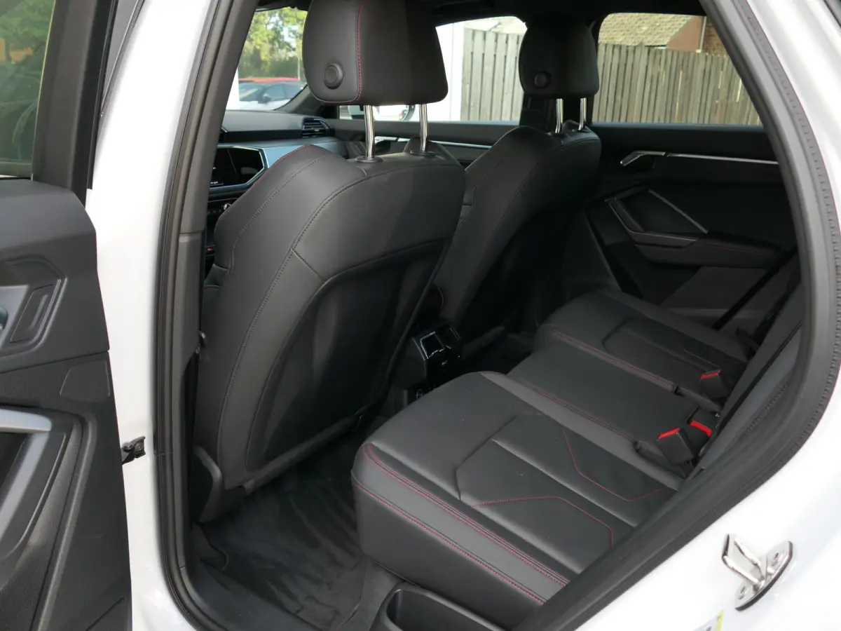 45 TFSI e S-Line | Black optic | Panoramadak | 360°-camera | SONOS | Lederen sportstoelen | Sportstuur | Matrix LED | ACC | 19-inch velgen | Sfeerverlichting | Memory | Elektrische achterkl