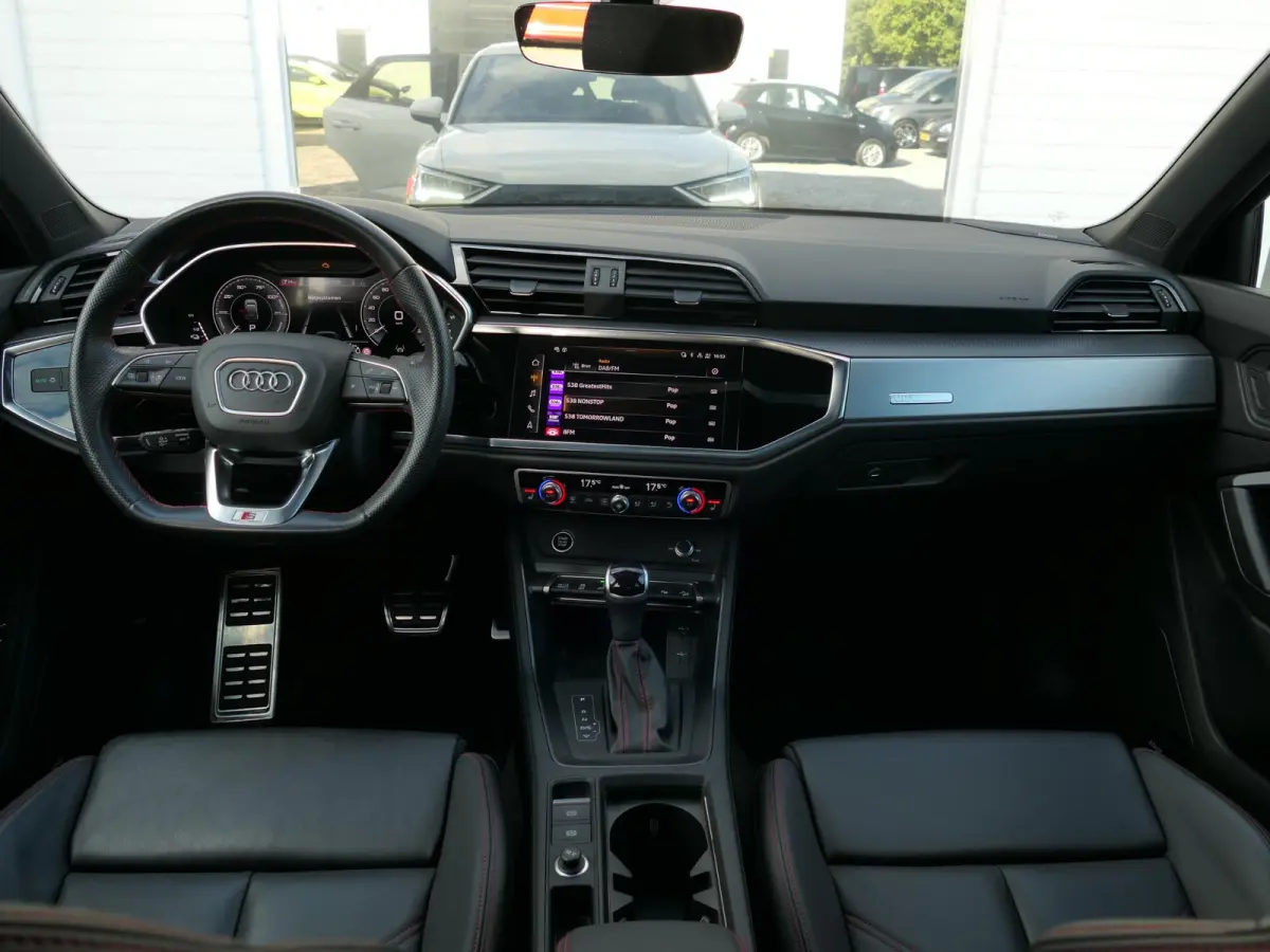 45 TFSI e S-Line | Black optic | Panoramadak | 360°-camera | SONOS | Lederen sportstoelen | Sportstuur | Matrix LED | ACC | 19-inch velgen | Sfeerverlichting | Memory | Elektrische achterkl