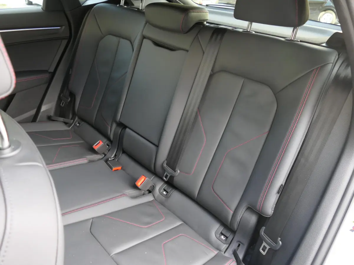 45 TFSI e S-Line | Black optic | Panoramadak | 360°-camera | SONOS | Lederen sportstoelen | Sportstuur | Matrix LED | ACC | 19-inch velgen | Sfeerverlichting | Memory | Elektrische achterkl
