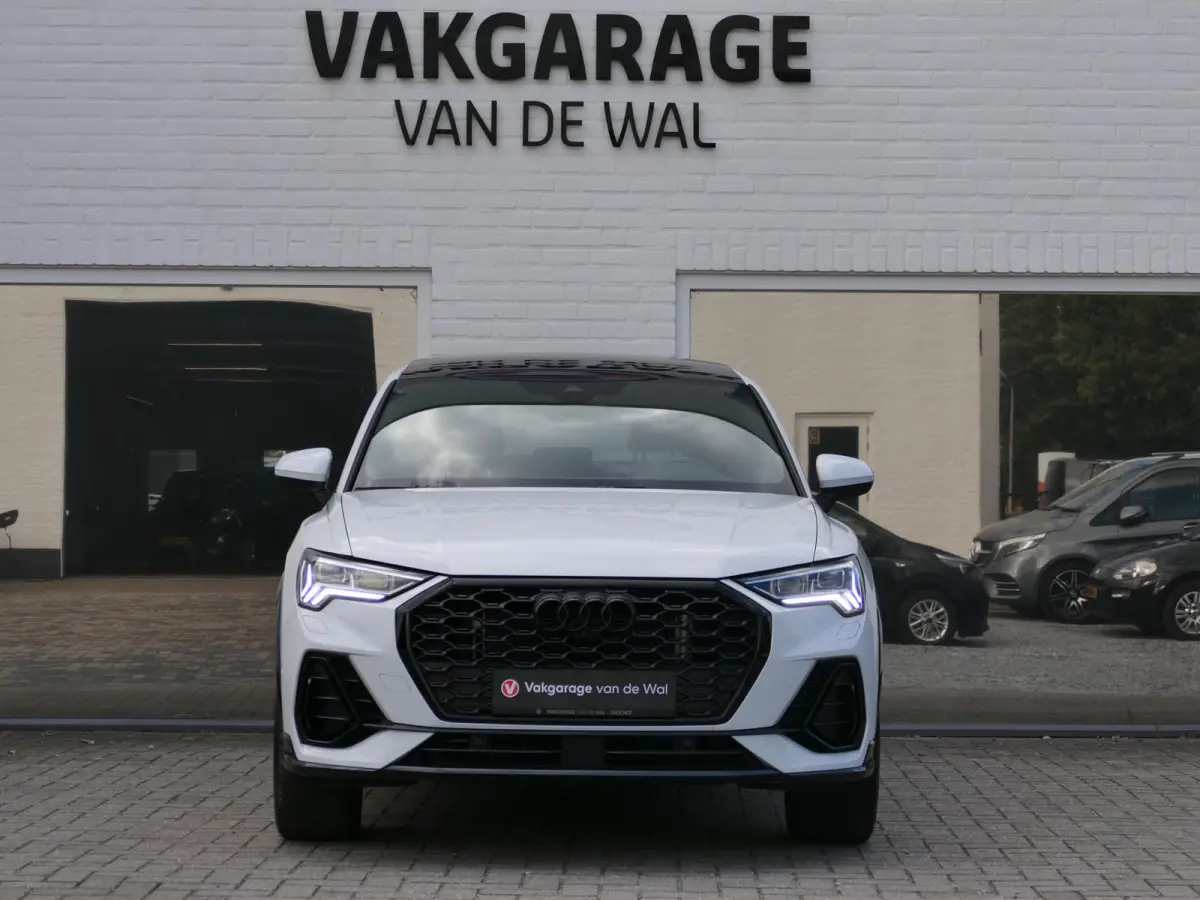 45 TFSI e S-Line | Black optic | Panoramadak | 360°-camera | SONOS | Lederen sportstoelen | Sportstuur | Matrix LED | ACC | 19-inch velgen | Sfeerverlichting | Memory | Elektrische achterkl