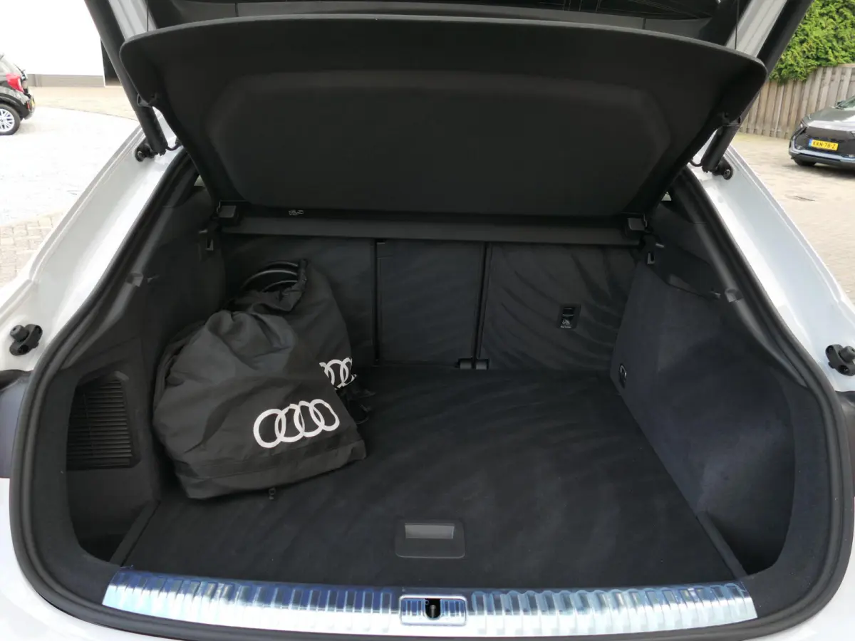 45 TFSI e S-Line | Black optic | Panoramadak | 360°-camera | SONOS | Lederen sportstoelen | Sportstuur | Matrix LED | ACC | 19-inch velgen | Sfeerverlichting | Memory | Elektrische achterkl