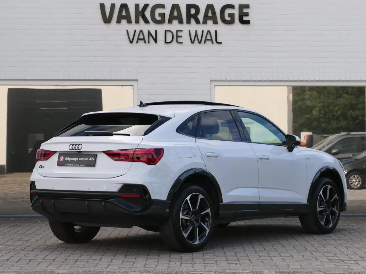 45 TFSI e S-Line | Black optic | Panoramadak | 360°-camera | SONOS | Lederen sportstoelen | Sportstuur | Matrix LED | ACC | 19-inch velgen | Sfeerverlichting | Memory | Elektrische achterkl