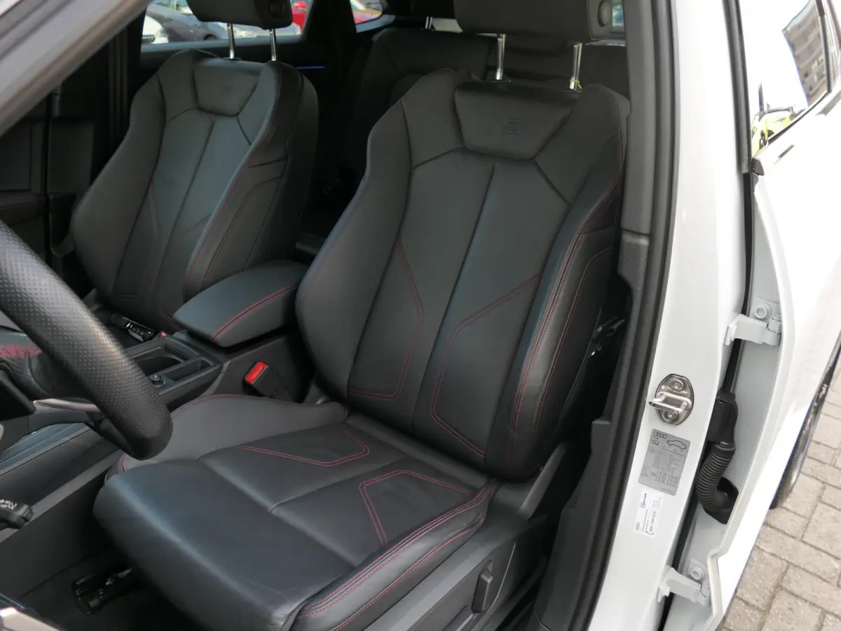 45 TFSI e S-Line | Black optic | Panoramadak | 360°-camera | SONOS | Lederen sportstoelen | Sportstuur | Matrix LED | ACC | 19-inch velgen | Sfeerverlichting | Memory | Elektrische achterkl