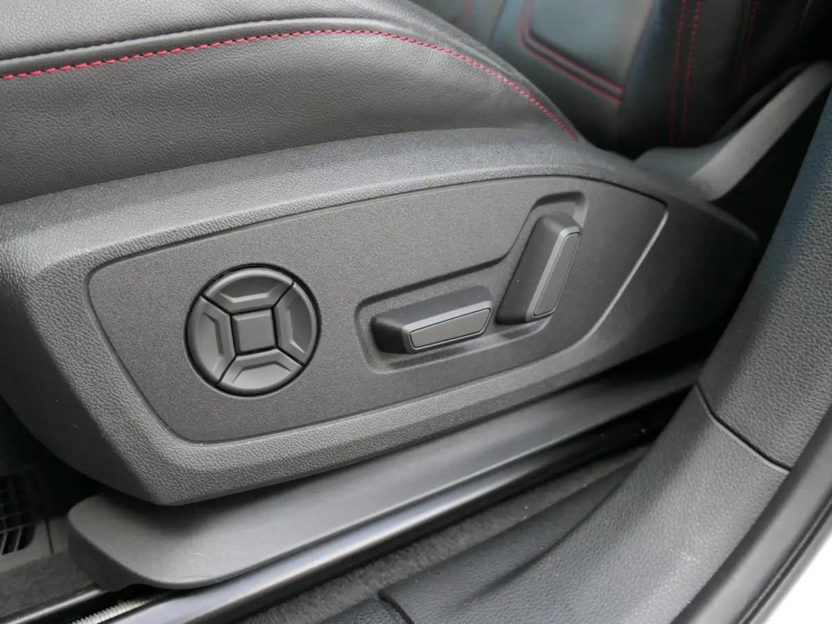 45 TFSI e S-Line | Black optic | Panoramadak | 360°-camera | SONOS | Lederen sportstoelen | Sportstuur | Matrix LED | ACC | 19-inch velgen | Sfeerverlichting | Memory | Elektrische achterkl