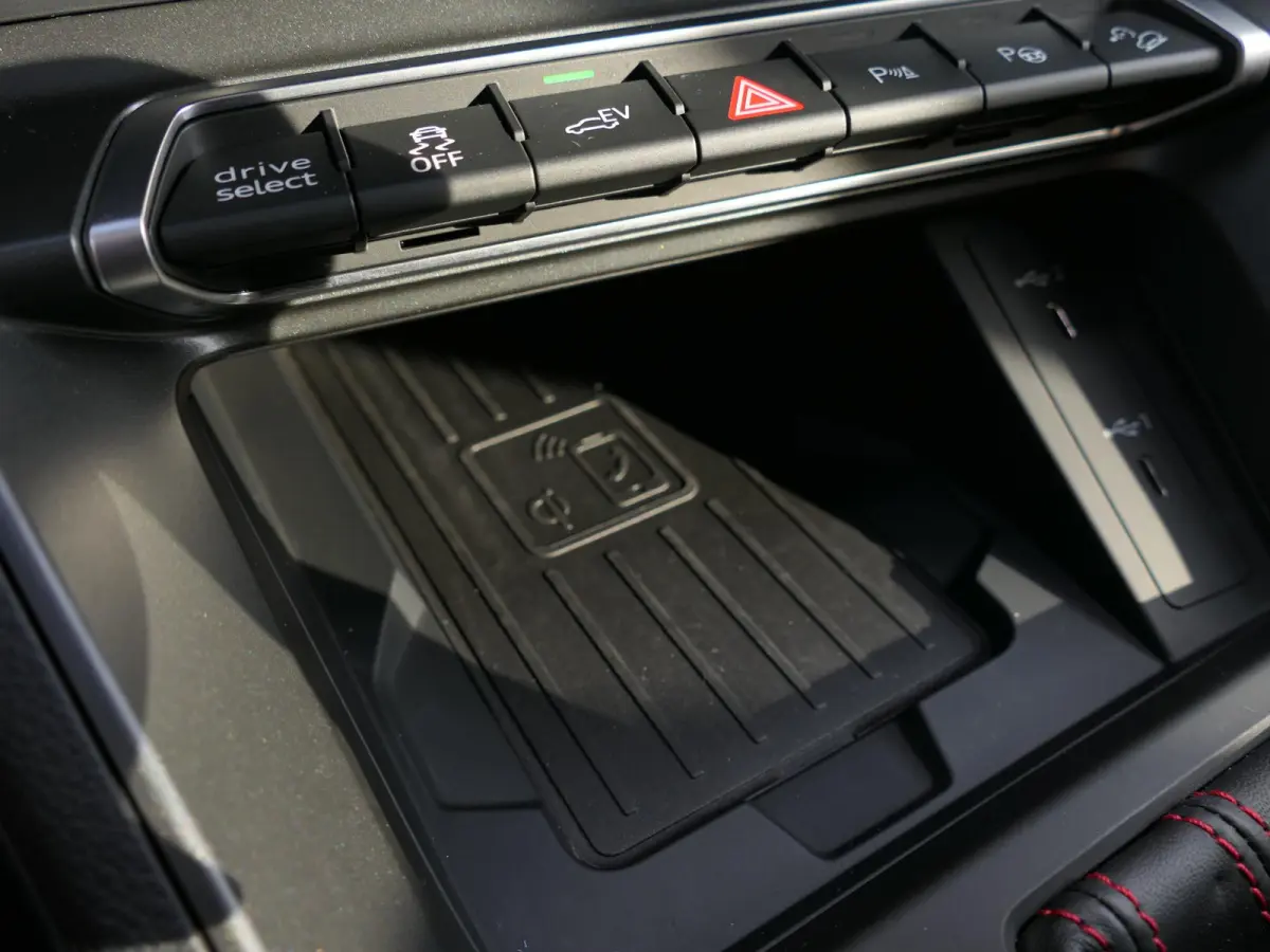 45 TFSI e S-Line | Black optic | Panoramadak | 360°-camera | SONOS | Lederen sportstoelen | Sportstuur | Matrix LED | ACC | 19-inch velgen | Sfeerverlichting | Memory | Elektrische achterkl