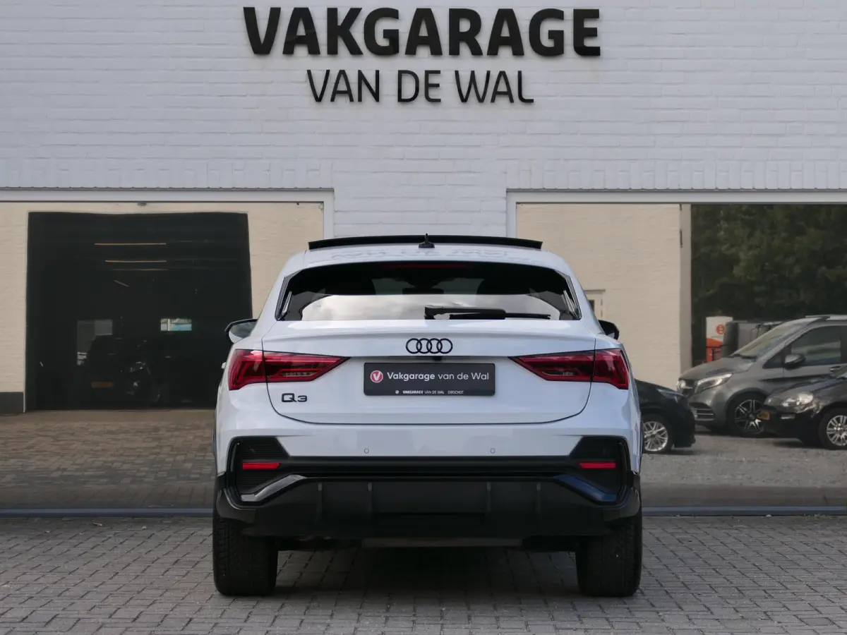 45 TFSI e S-Line | Black optic | Panoramadak | 360°-camera | SONOS | Lederen sportstoelen | Sportstuur | Matrix LED | ACC | 19-inch velgen | Sfeerverlichting | Memory | Elektrische achterkl