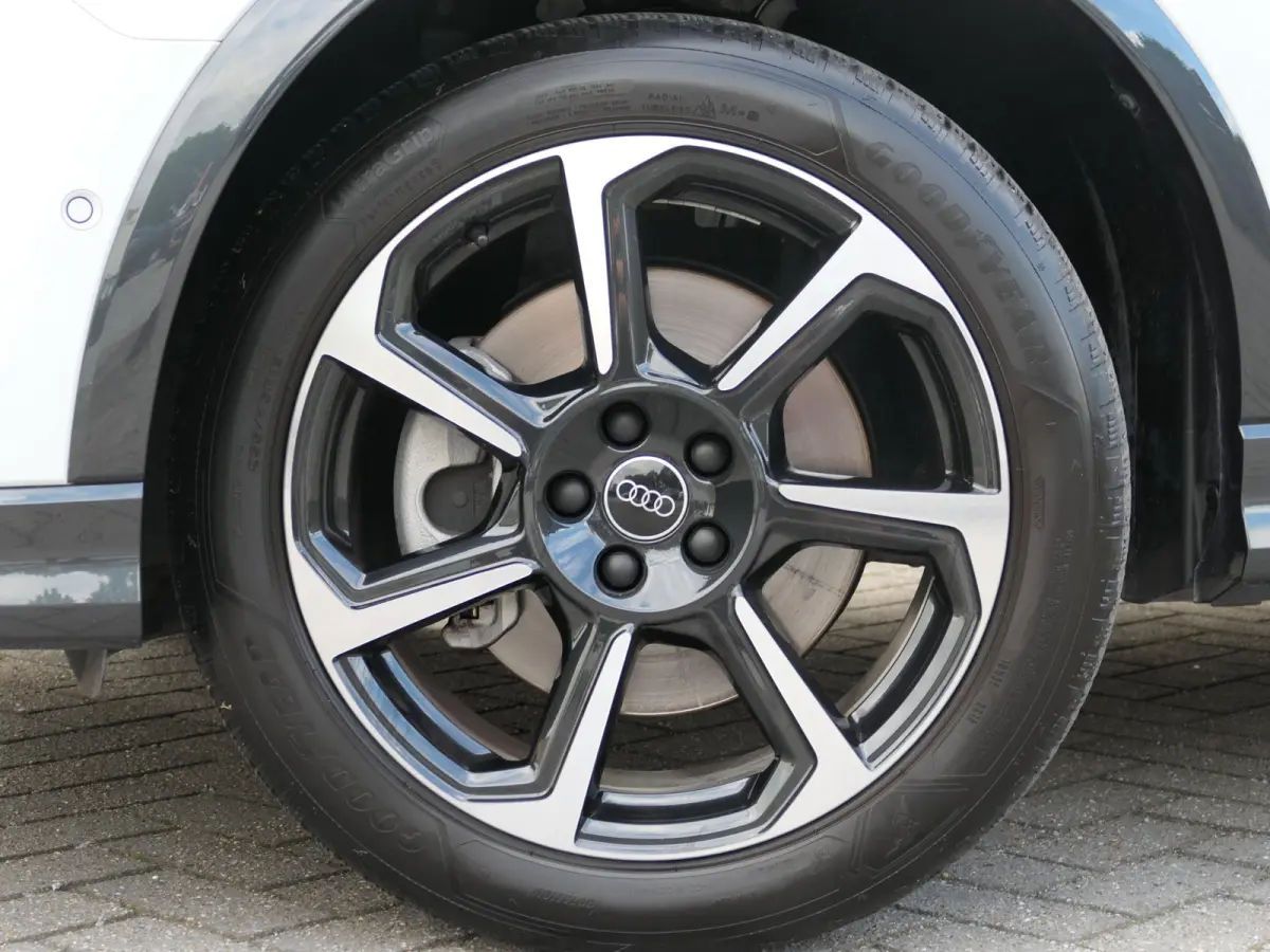 45 TFSI e S-Line | Black optic | Panoramadak | 360°-camera | SONOS | Lederen sportstoelen | Sportstuur | Matrix LED | ACC | 19-inch velgen | Sfeerverlichting | Memory | Elektrische achterkl