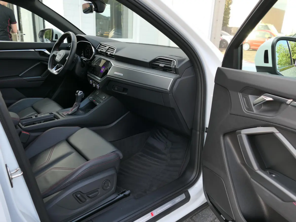 45 TFSI e S-Line | Black optic | Panoramadak | 360°-camera | SONOS | Lederen sportstoelen | Sportstuur | Matrix LED | ACC | 19-inch velgen | Sfeerverlichting | Memory | Elektrische achterkl