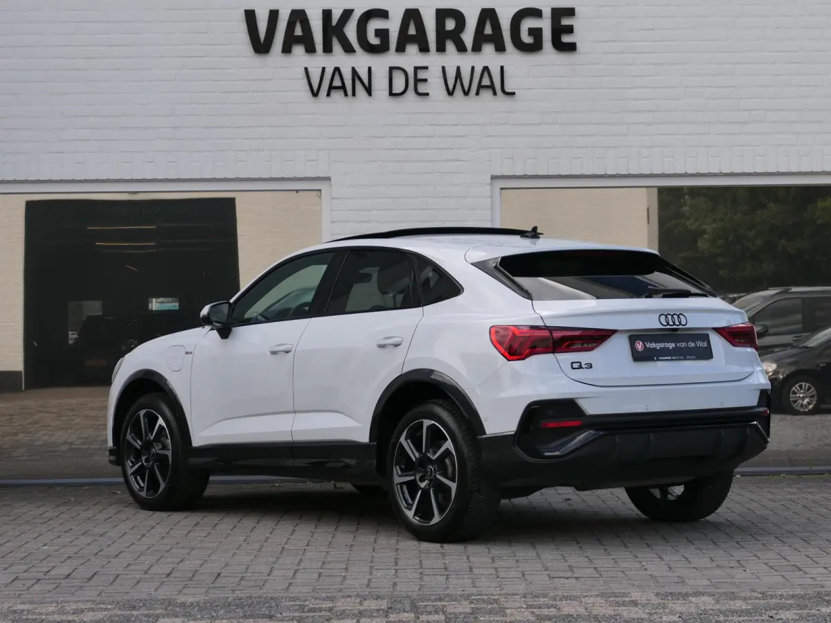 45 TFSI e S-Line | Black optic | Panoramadak | 360°-camera | SONOS | Lederen sportstoelen | Sportstuur | Matrix LED | ACC | 19-inch velgen | Sfeerverlichting | Memory | Elektrische achterkl