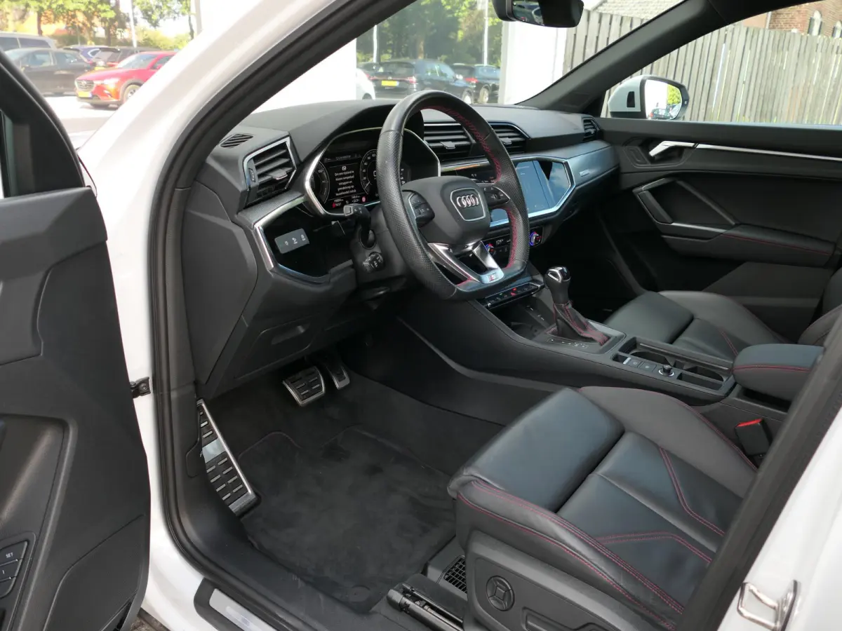 45 TFSI e S-Line | Black optic | Panoramadak | 360°-camera | SONOS | Lederen sportstoelen | Sportstuur | Matrix LED | ACC | 19-inch velgen | Sfeerverlichting | Memory | Elektrische achterkl