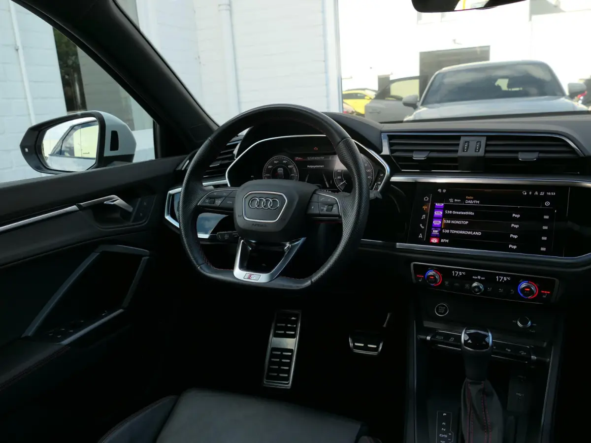 45 TFSI e S-Line | Black optic | Panoramadak | 360°-camera | SONOS | Lederen sportstoelen | Sportstuur | Matrix LED | ACC | 19-inch velgen | Sfeerverlichting | Memory | Elektrische achterkl