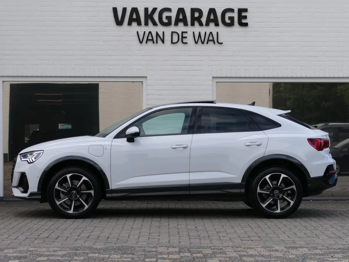 45 TFSI e S-Line | Black optic | Panoramadak | 360°-camera | SONOS | Lederen sportstoelen | Sportstuur | Matrix LED | ACC | 19-inch velgen | Sfeerverlichting | Memory | Elektrische achterkl