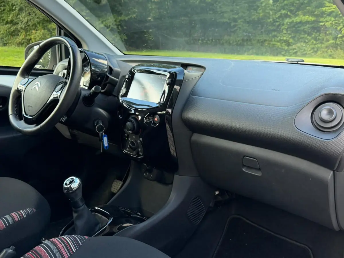 1.0VTi Shine 5Drs | Carplay | Camera | NAP! | DAB
