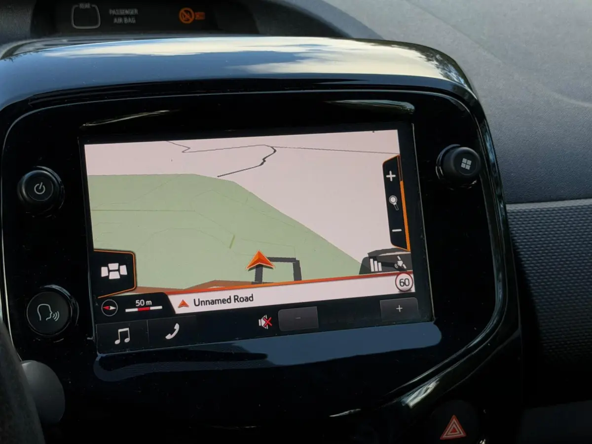 1.0VTi Shine 5Drs | Carplay | Camera | NAP! | DAB