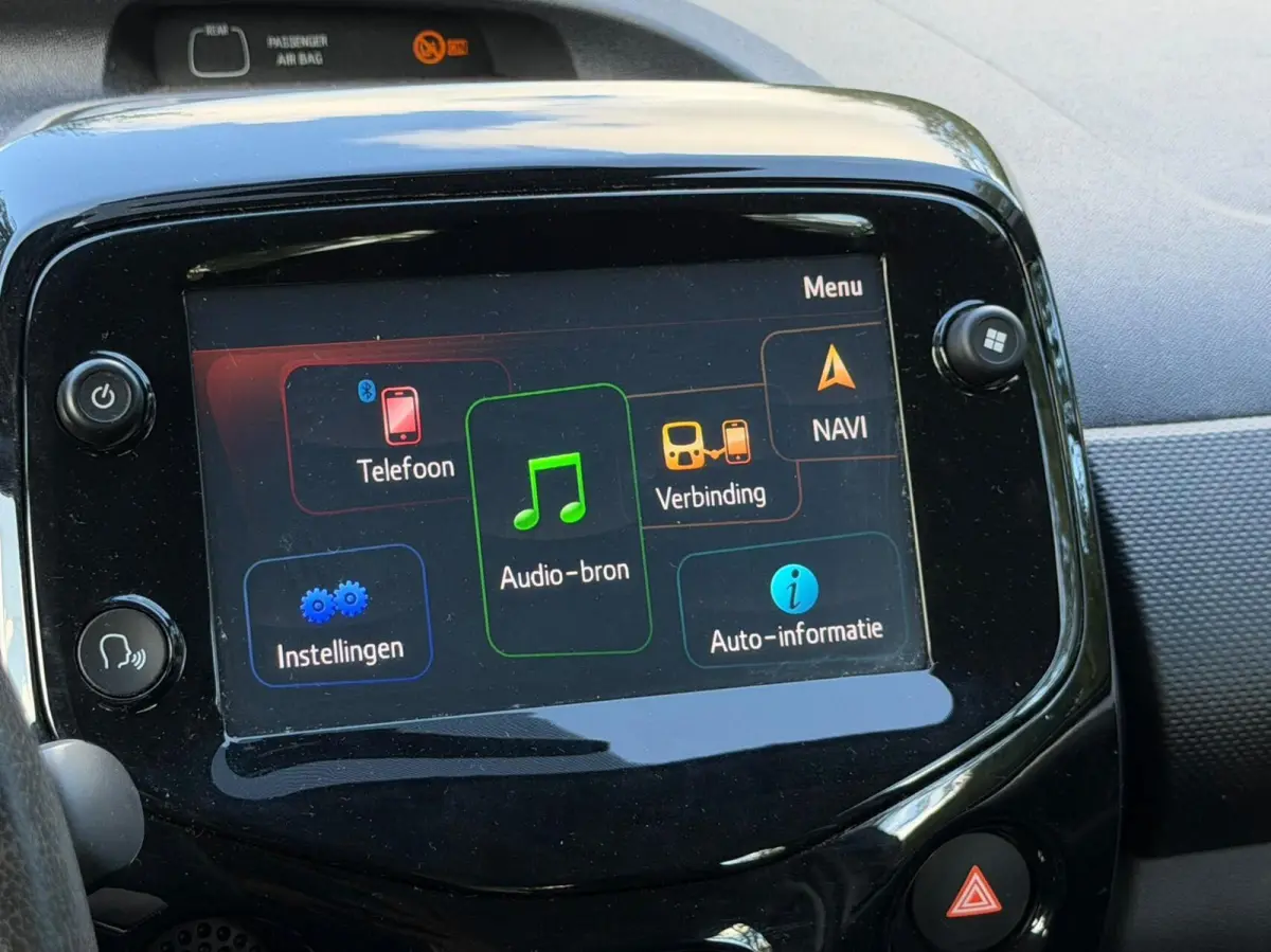 1.0VTi Shine 5Drs | Carplay | Camera | NAP! | DAB