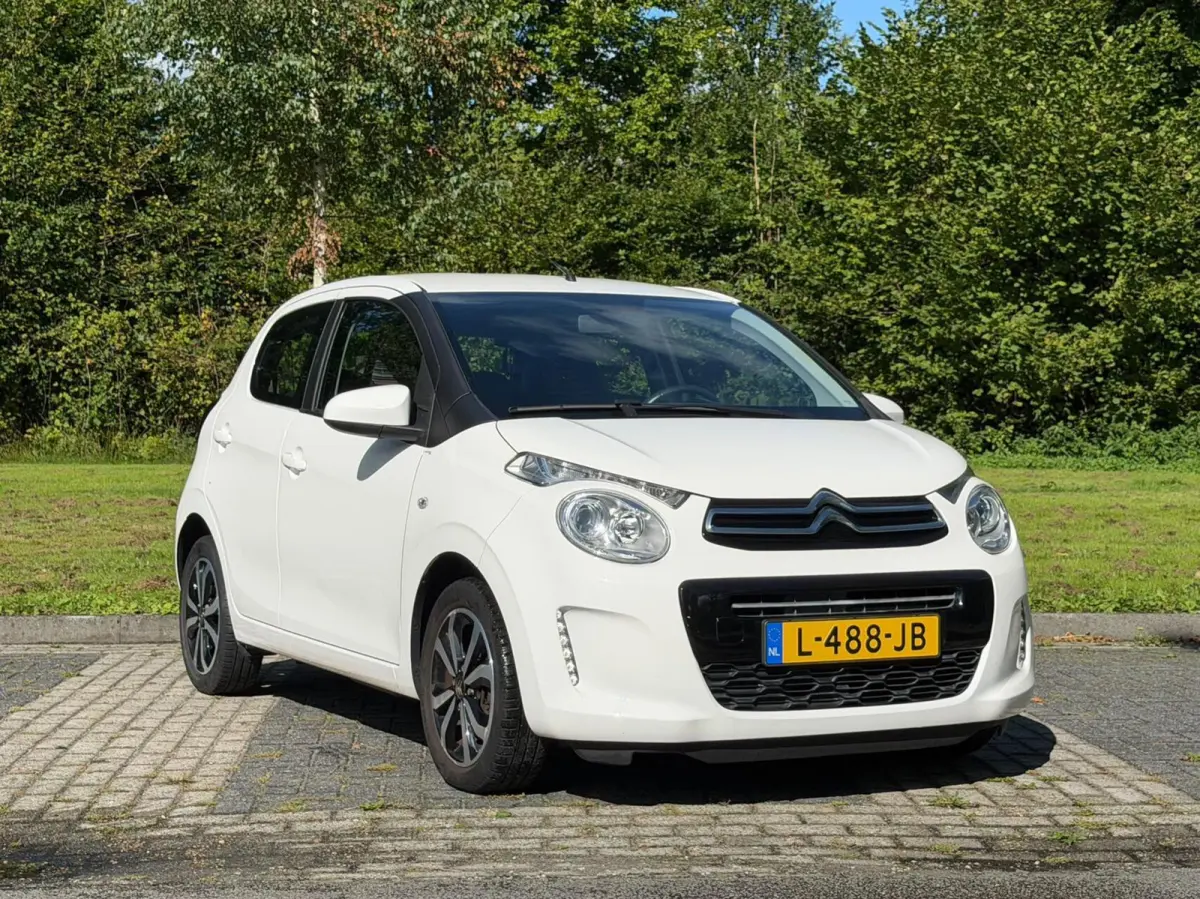 1.0VTi Shine 5Drs | Carplay | Camera | NAP! | DAB
