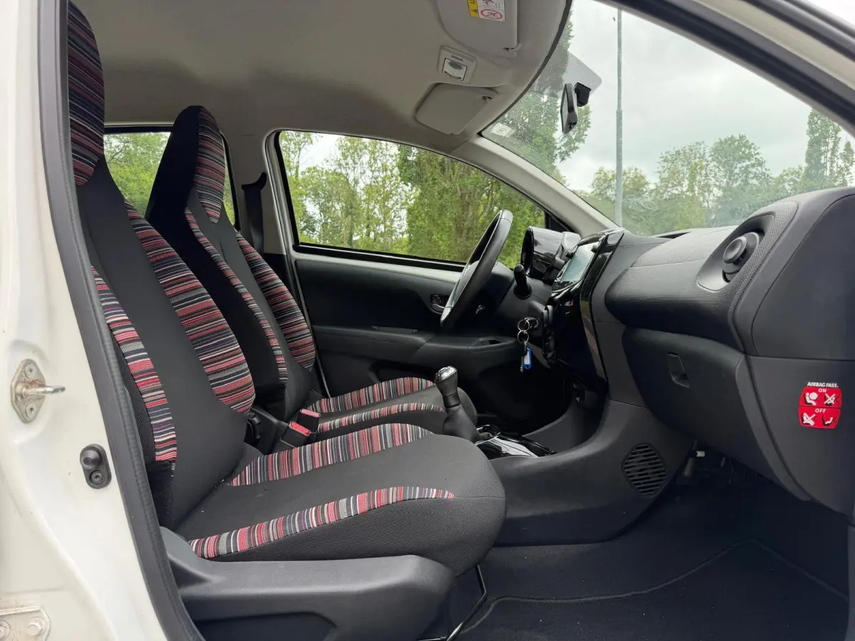 1.0VTi Shine 5Drs | Carplay | Camera | NAP! | DAB