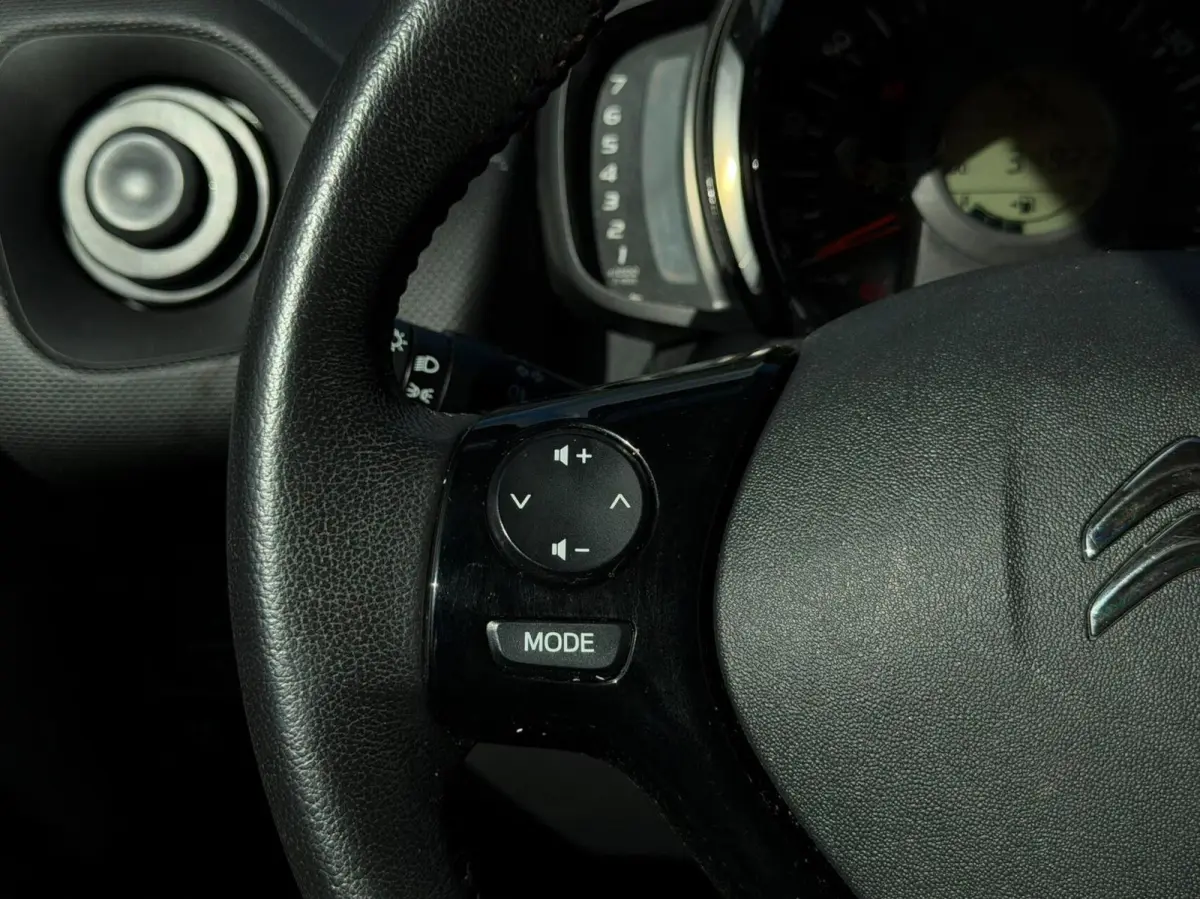1.0VTi Shine 5Drs | Carplay | Camera | NAP! | DAB