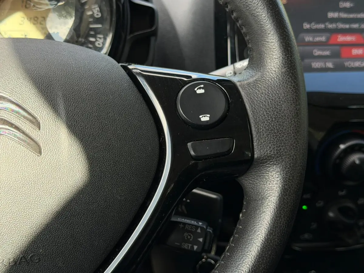 1.0VTi Shine 5Drs | Carplay | Camera | NAP! | DAB
