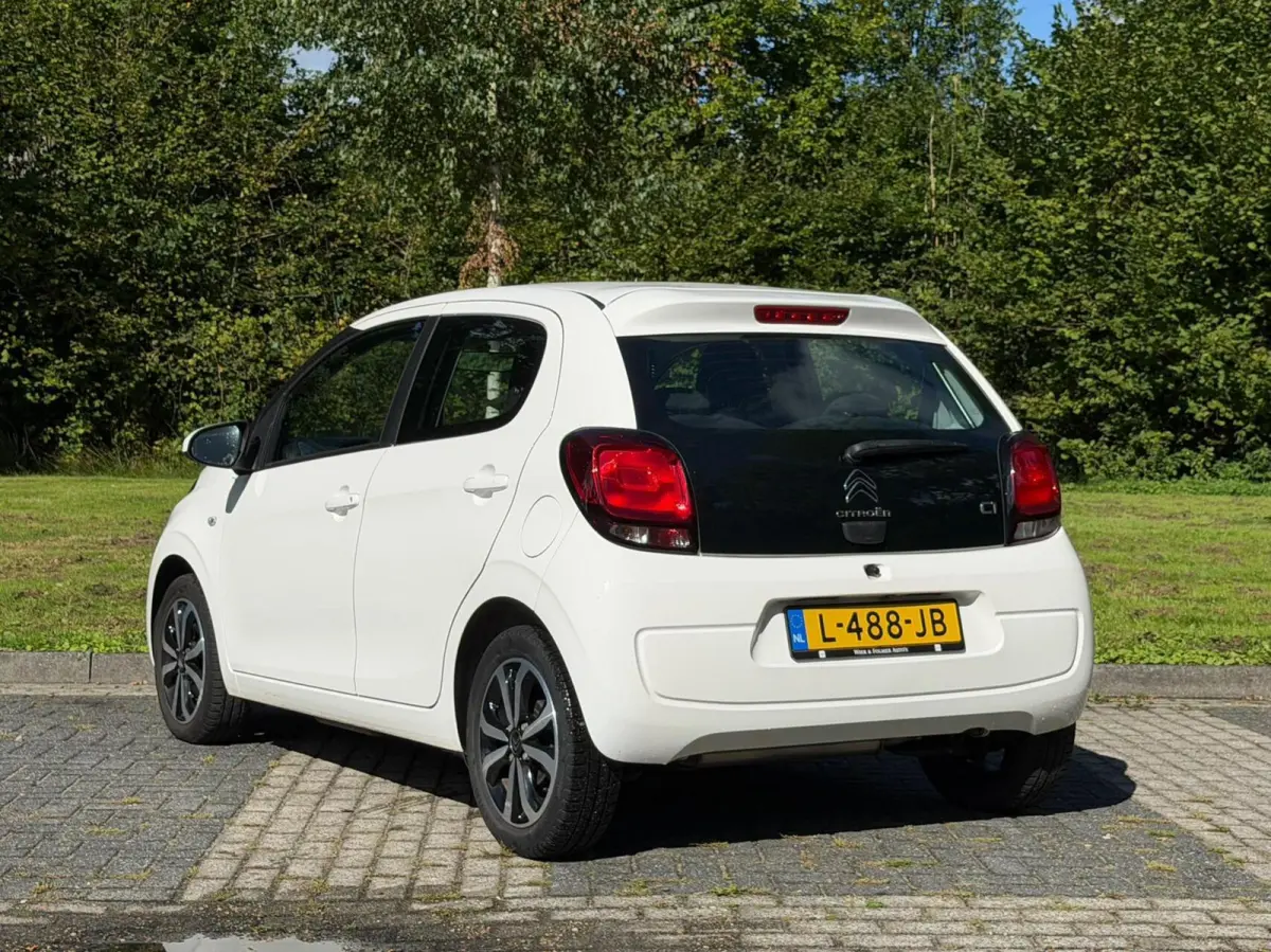 1.0VTi Shine 5Drs | Carplay | Camera | NAP! | DAB