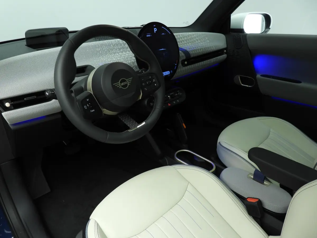 3-Deurs SE Favoured M 54.2 kWh Panoramadak | Comfort Access | Head-Up | Stoelverwarming