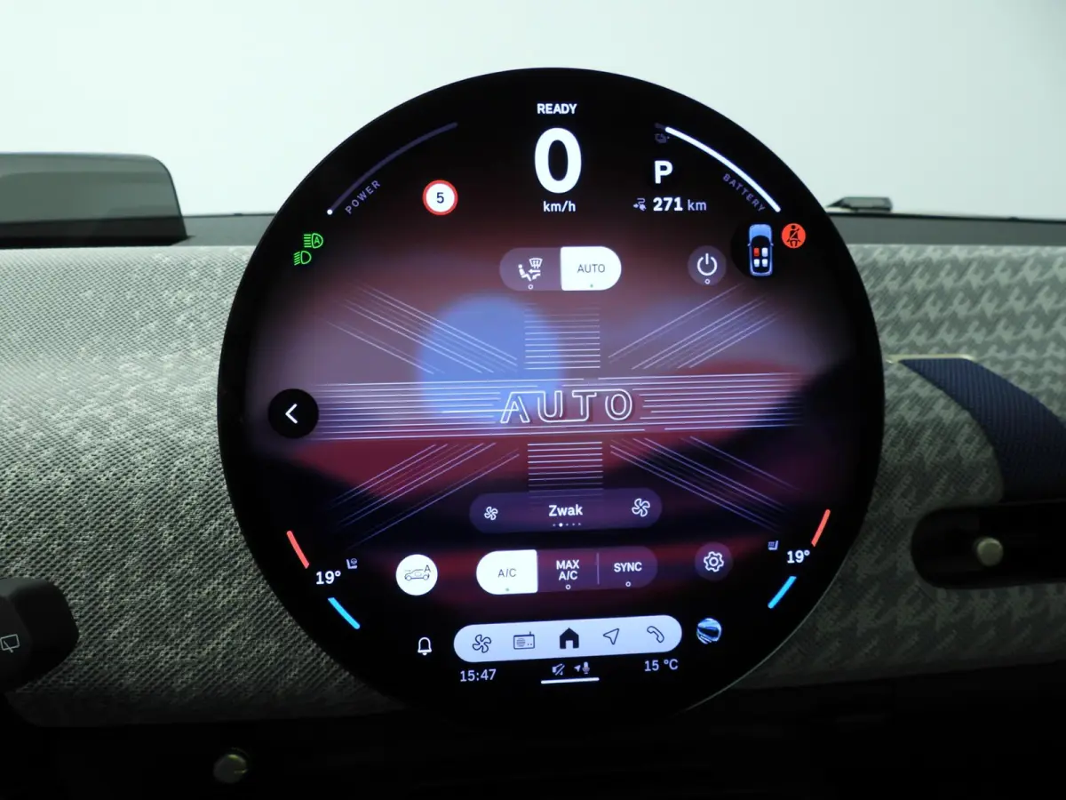 3-Deurs SE Favoured M 54.2 kWh Panoramadak | Comfort Access | Head-Up | Stoelverwarming | SOH 100%