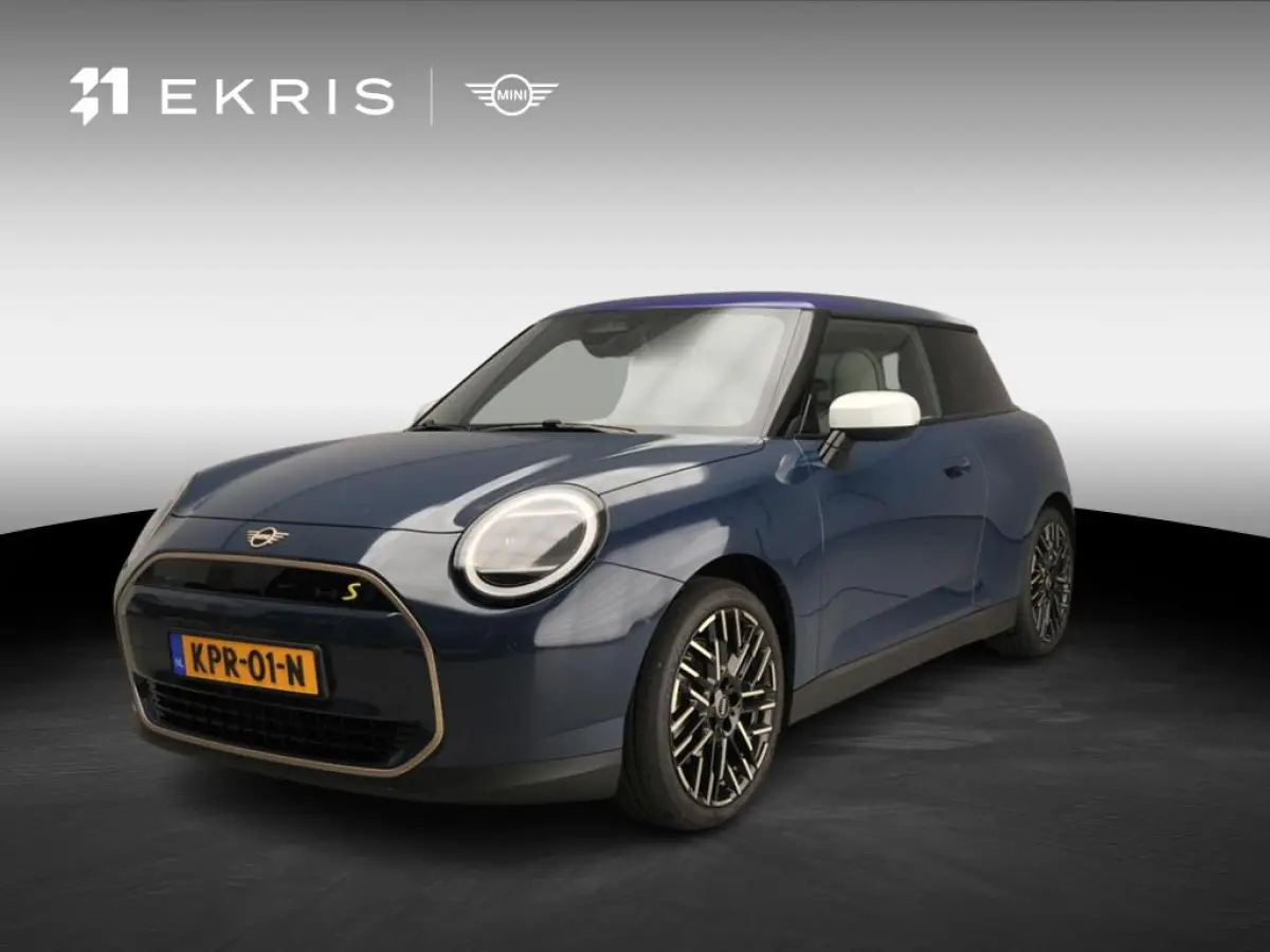 3-Deurs SE Favoured M 54.2 kWh Panoramadak | Comfort Access | Head-Up | Stoelverwarming | SOH 100%