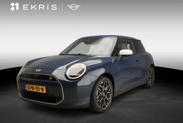 3-Deurs SE Favoured M 54.2 kWh Panoramadak | Comfort Access | Head-Up | Stoelverwarming | SOH 100%