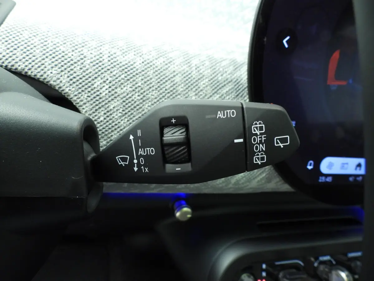 3-Deurs SE Favoured M 54.2 kWh Panoramadak | Comfort Access | Head-Up | Stoelverwarming | SOH 100%