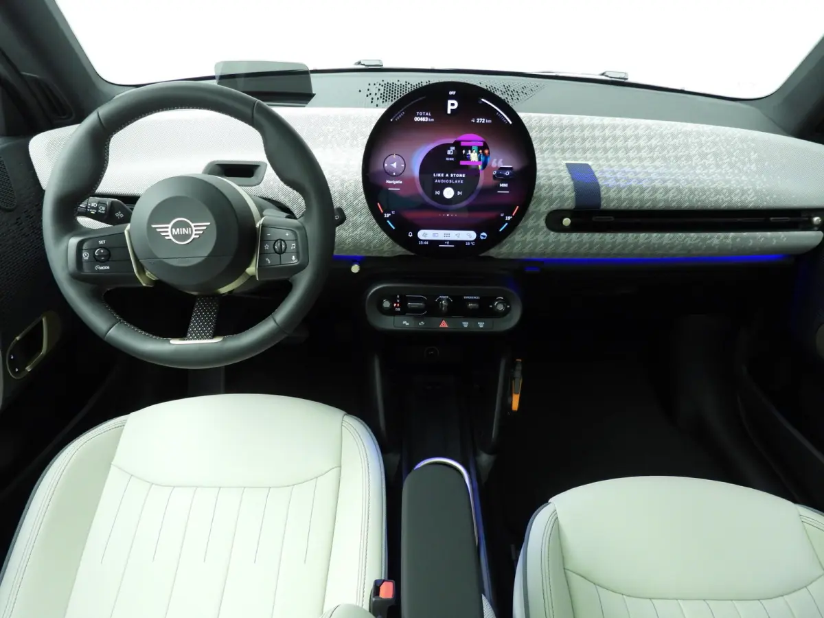 3-Deurs SE Favoured M 54.2 kWh Panoramadak | Comfort Access | Head-Up | Stoelverwarming | SOH 100%