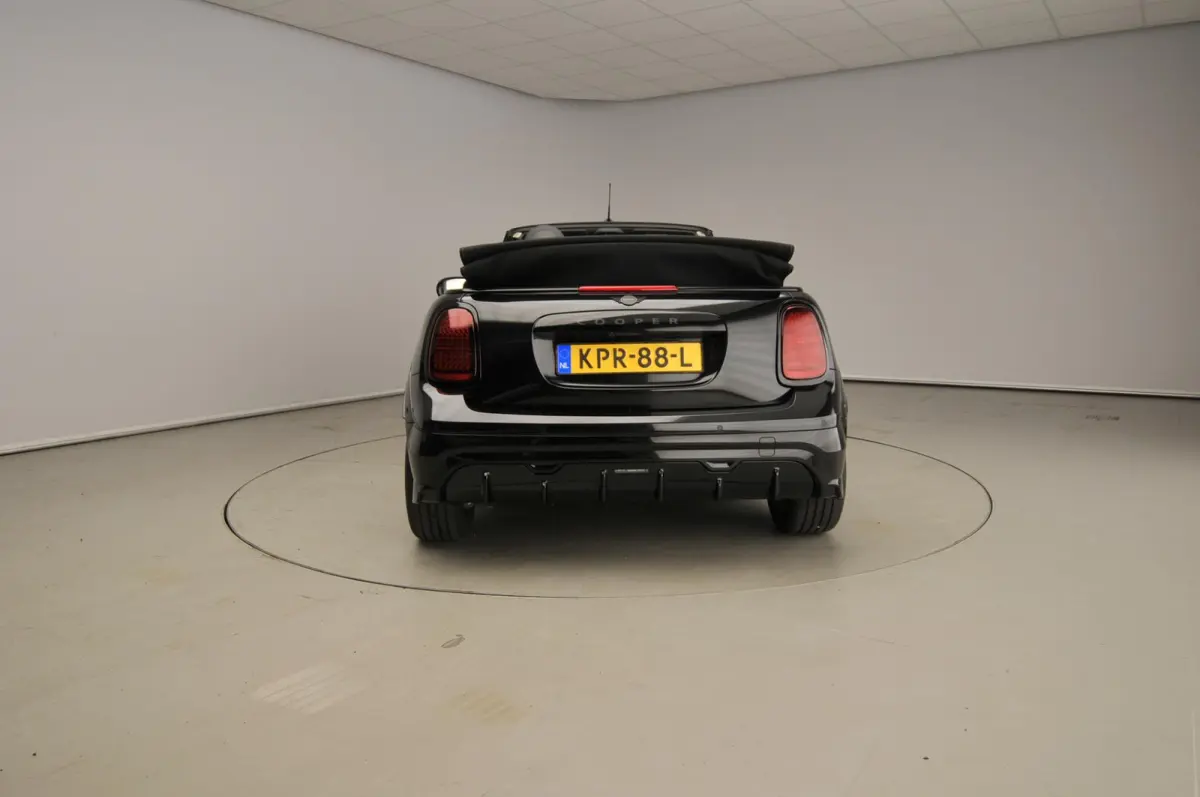 2.0 C John Cooper Works M Comfort Access | Harman Kardon | Head-Up | Stuurwielrand verwarmd  Stoelverwarming