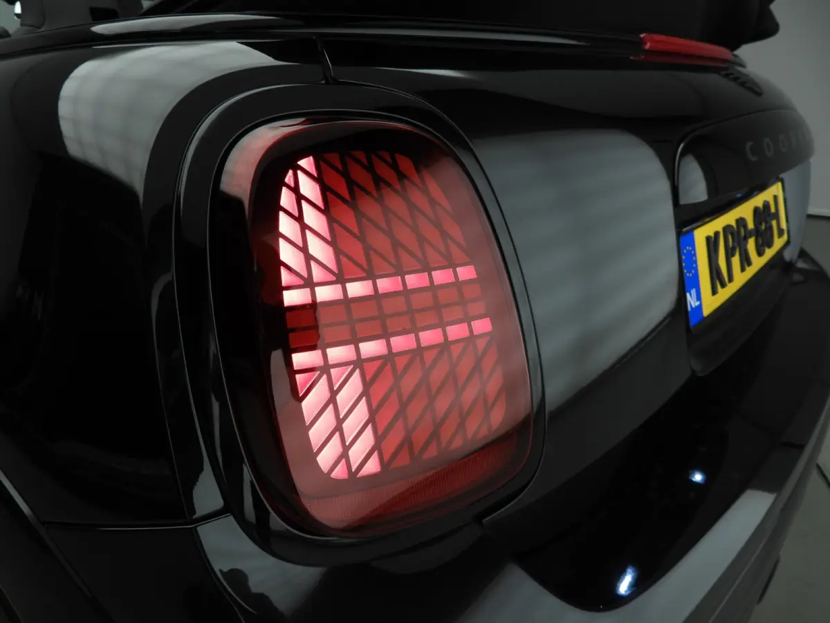 2.0 C John Cooper Works M Comfort Access | Harman Kardon | Head-Up | Stuurwielrand verwarmd  Stoelverwarming