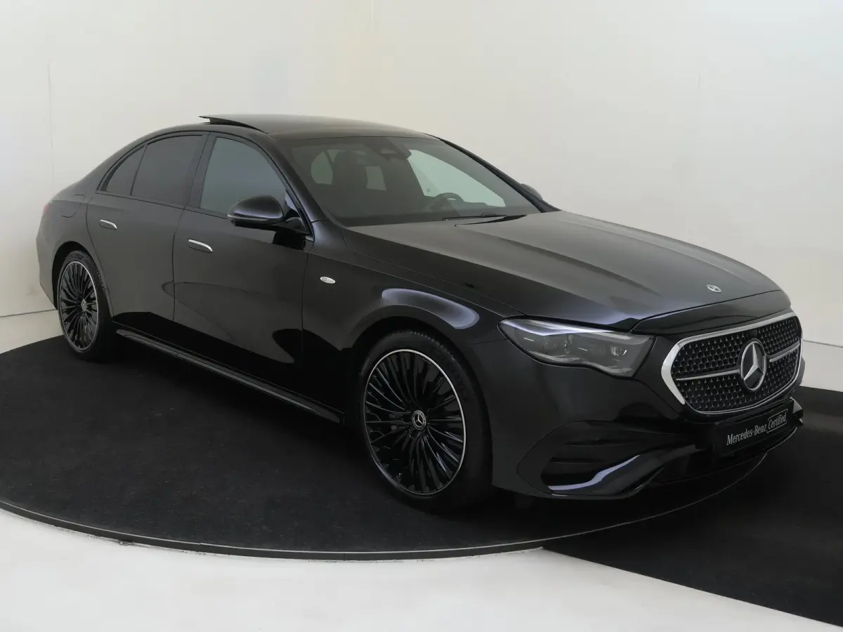 400 e 4MATIC AMG Line / Premium/ Panoramadak/ AIRMATIC/ Achterasbesturing/ Burmester 4D/ SUPERSCREEN/ Night/ 20 inch/ Nappa/ 3D Display/ Verlichte Grille